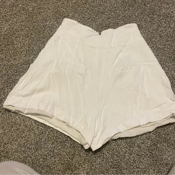 Veronica Beard Alicia High Rise white shorts - Picture 8 of 11